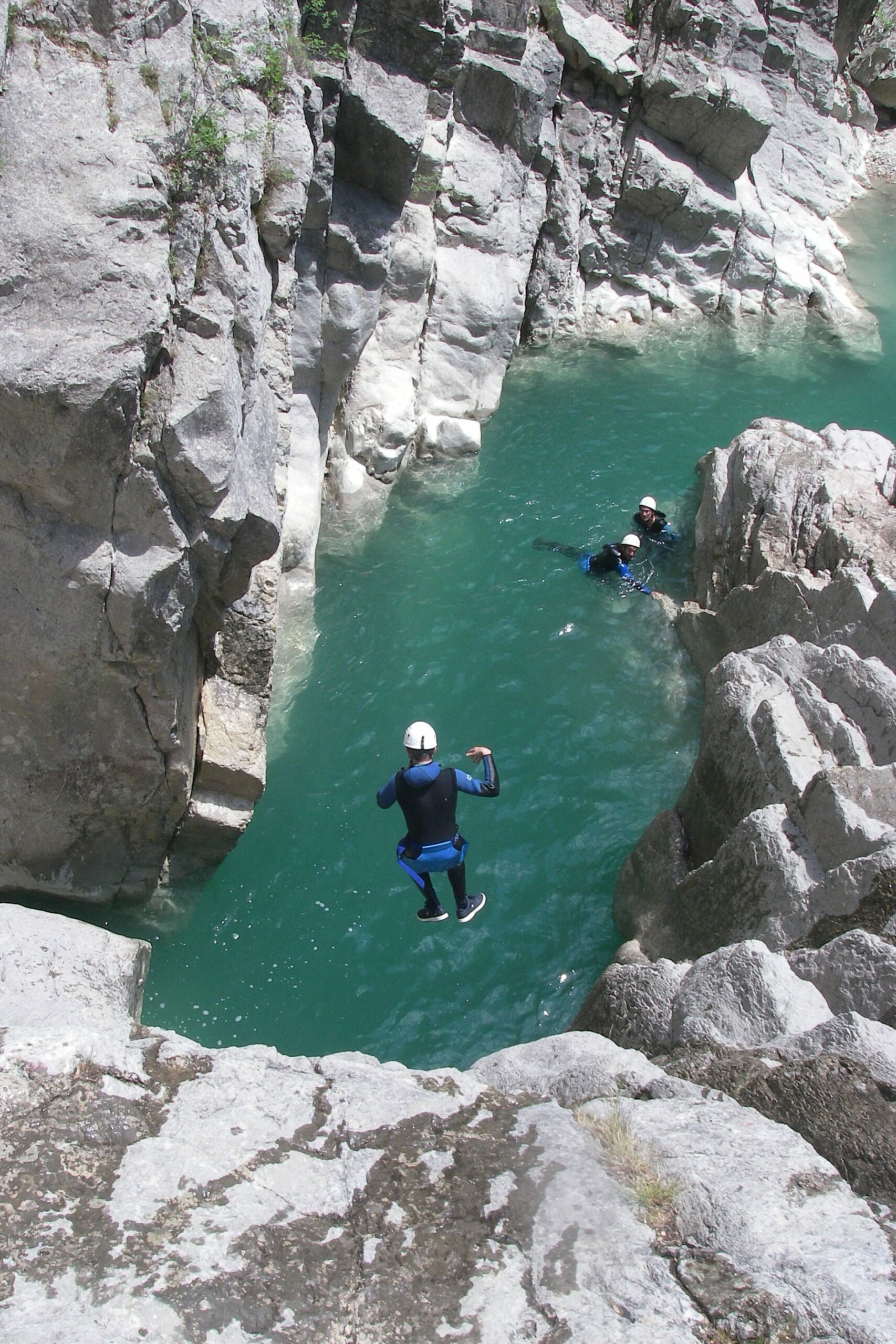 saut dans une vasque verdon canyoning